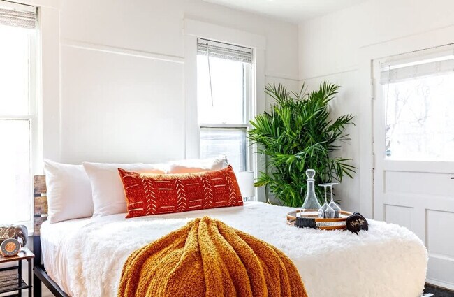 Building Photo - 575 1/2 City Park Avenue-SI ID1265634P