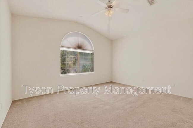 Building Photo - 7411 Peregrine Rd NE