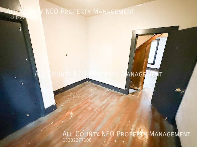 Building Photo - 955 Morse St