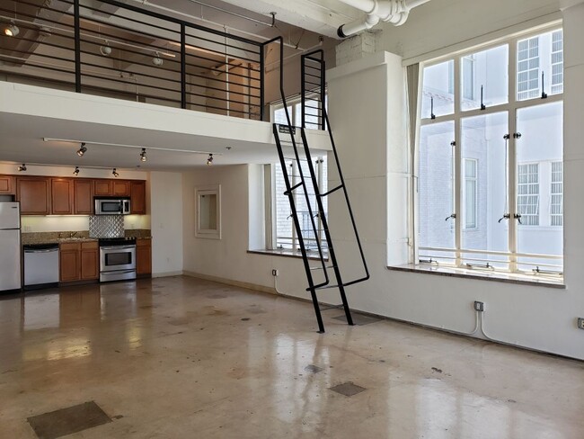 Building Photo - 409 W Olympic Blvd