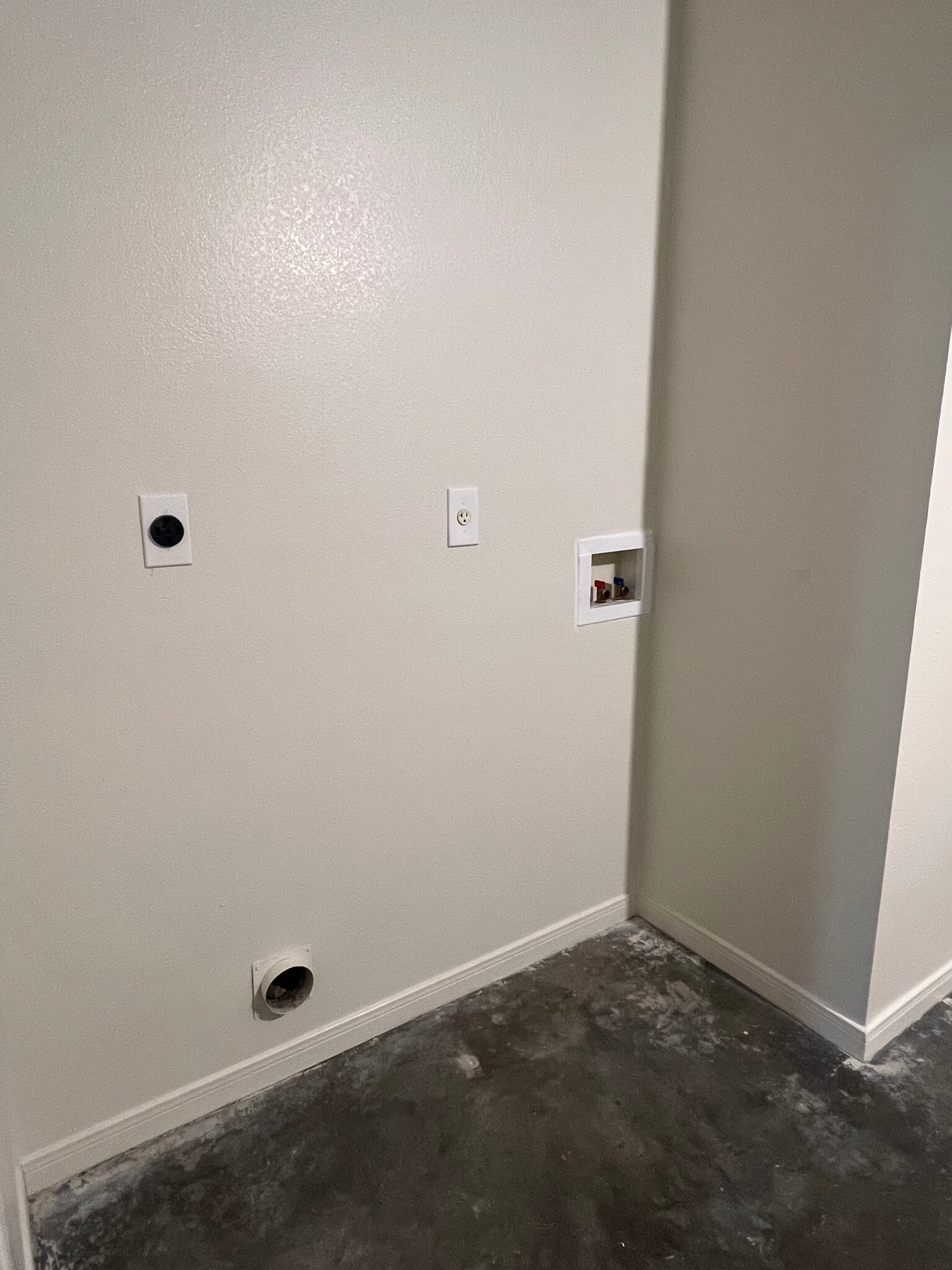 Building Photo - 409 Topeka Ct