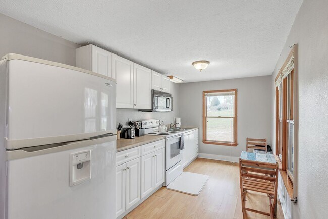 Building Photo - 177 Hoots Dr