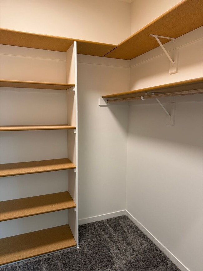 Building Photo - 3-Stall Garage 2 bedroom/2.5 bathroom ranc...