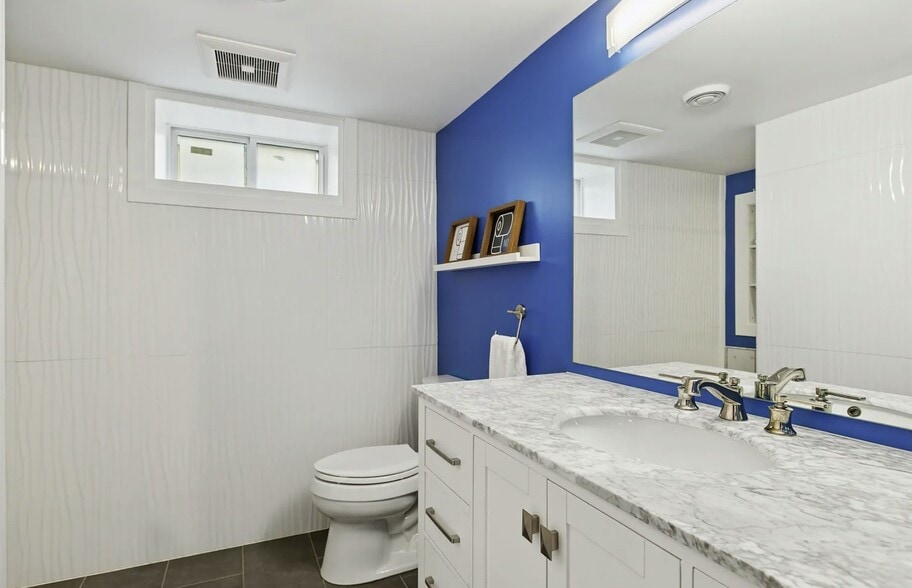 Building Photo - 5749 Pleasant Ave