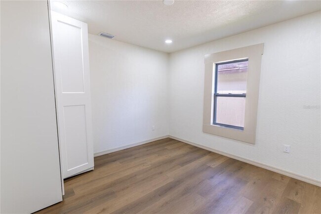 Building Photo - 14022 4th St