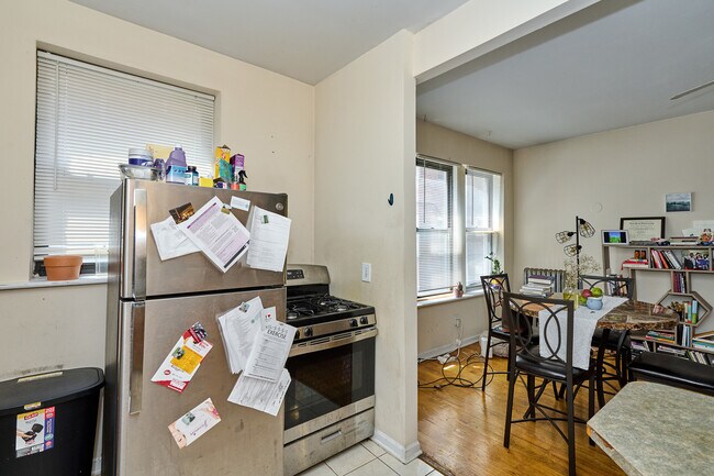 Building Photo - 5459 S Everett Ave