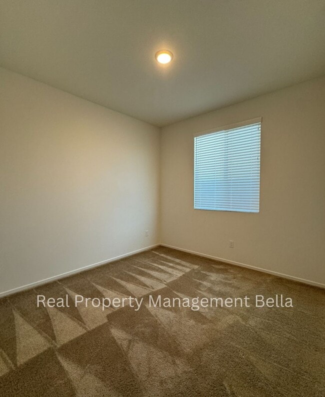 Building Photo - Beautiful Corner-Lot Home with Open Floor ...