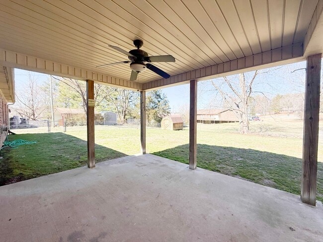 Building Photo - Newly Renovated 3-Bedroom Home with Fenced Backyard and Covered Patio in Cookeville