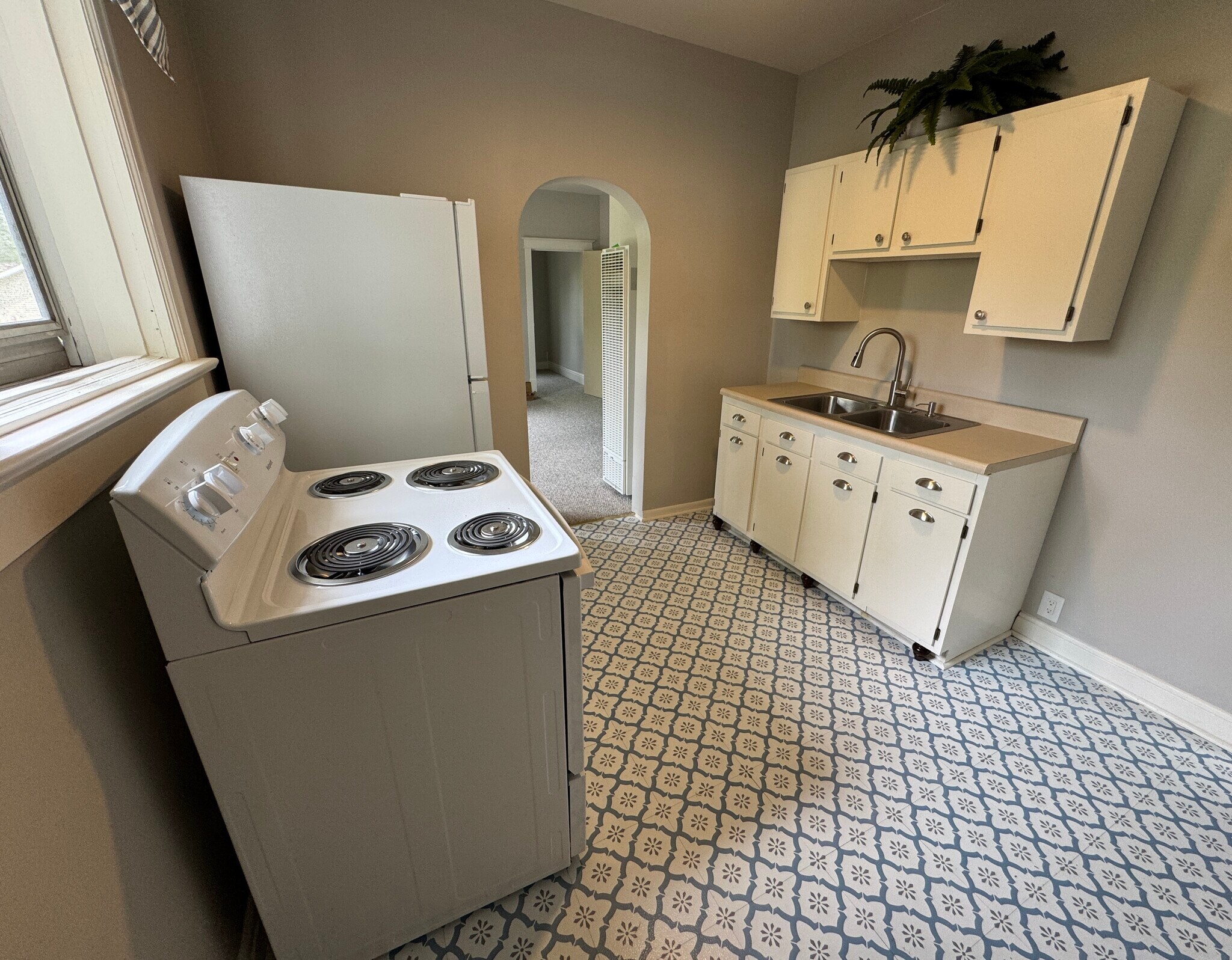 Unit 3 kitchen - 209 N William St