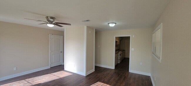 Building Photo - 4541 Bonita Dr