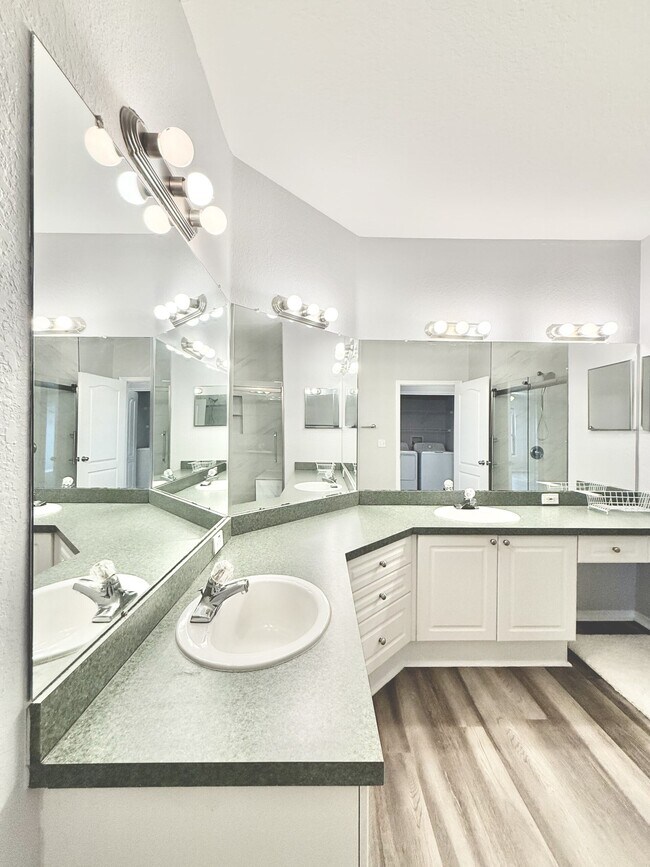 Building Photo - 2725 Via Cipriani