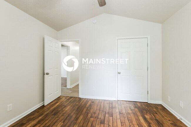 Building Photo - 3 Bedroom Pet-Friendly Home in Louisville,...
