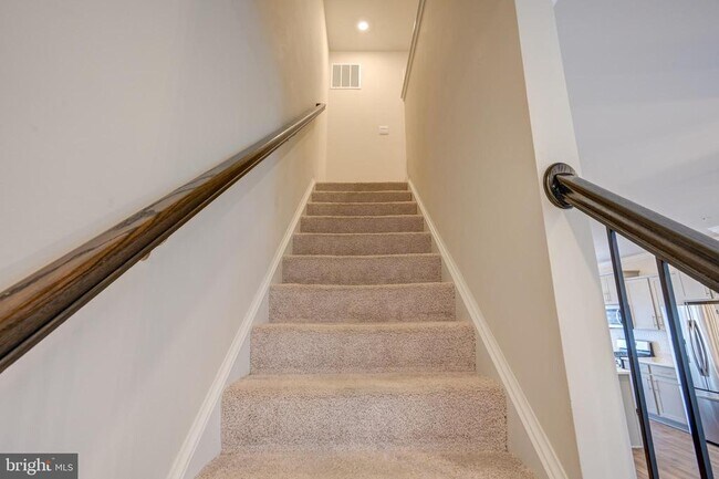 Building Photo - 5059 Silver Oak Dr