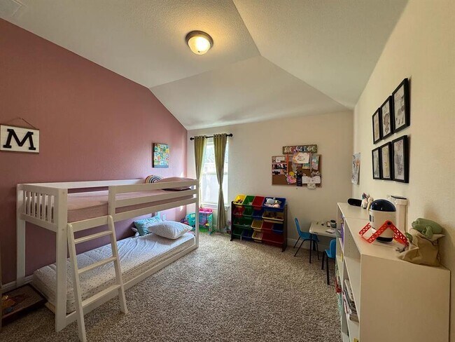 Building Photo - 735 Expedition Way