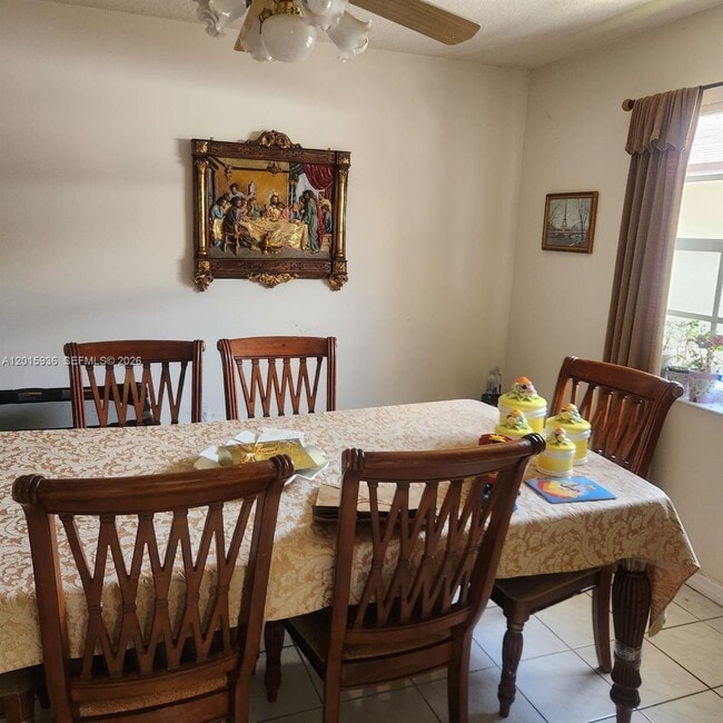 Building Photo - 2018 SW 58th Ct