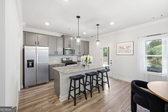 Building Photo - 2700 Westgate Park Dr