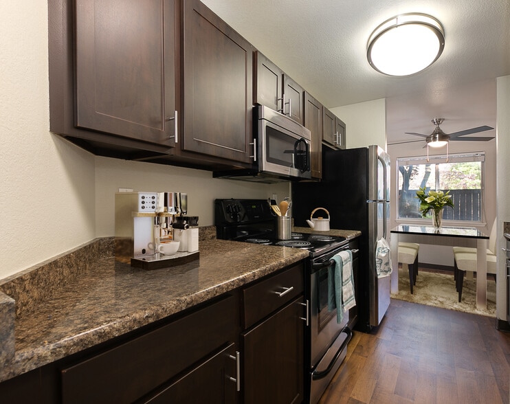 avaire apartment homes everett wa 98204