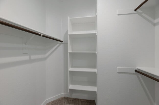 Building Photo - Like Brand New Luxurious Modern 3 Bedroom ...