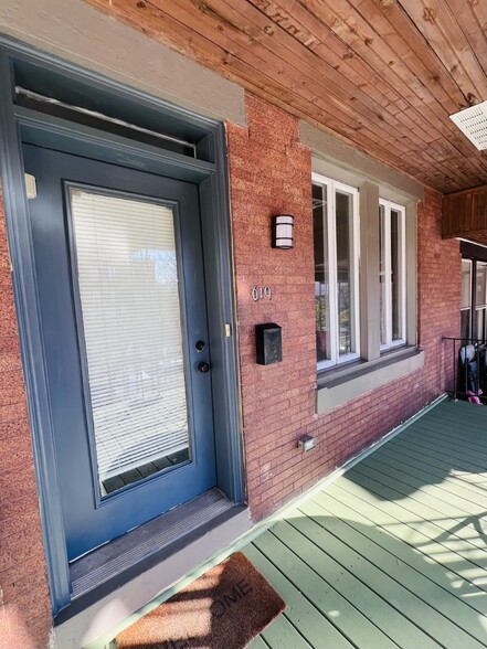 Building Photo - 619 S 42nd St