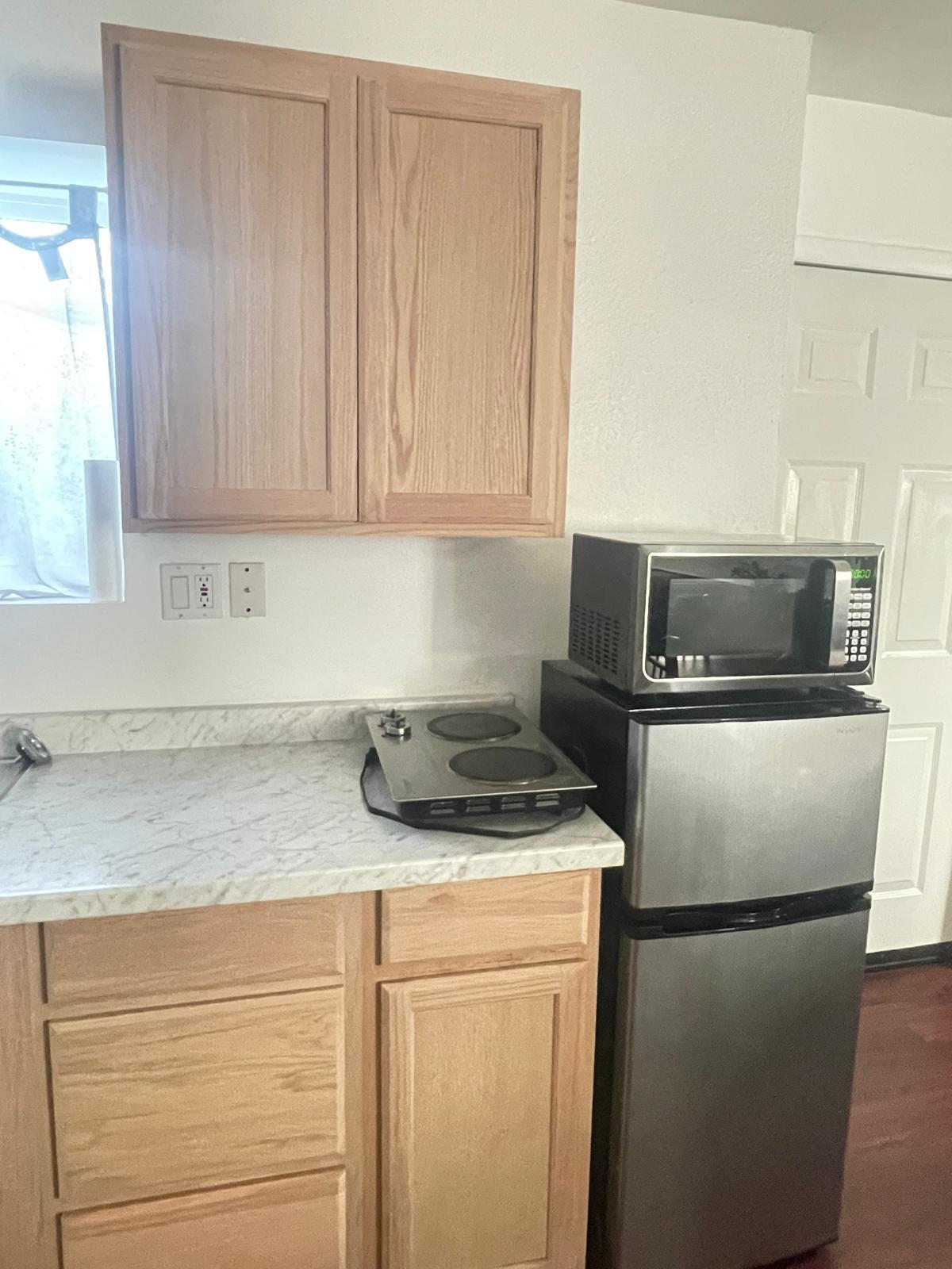 Building Photo - 7001 Sherwood Ave