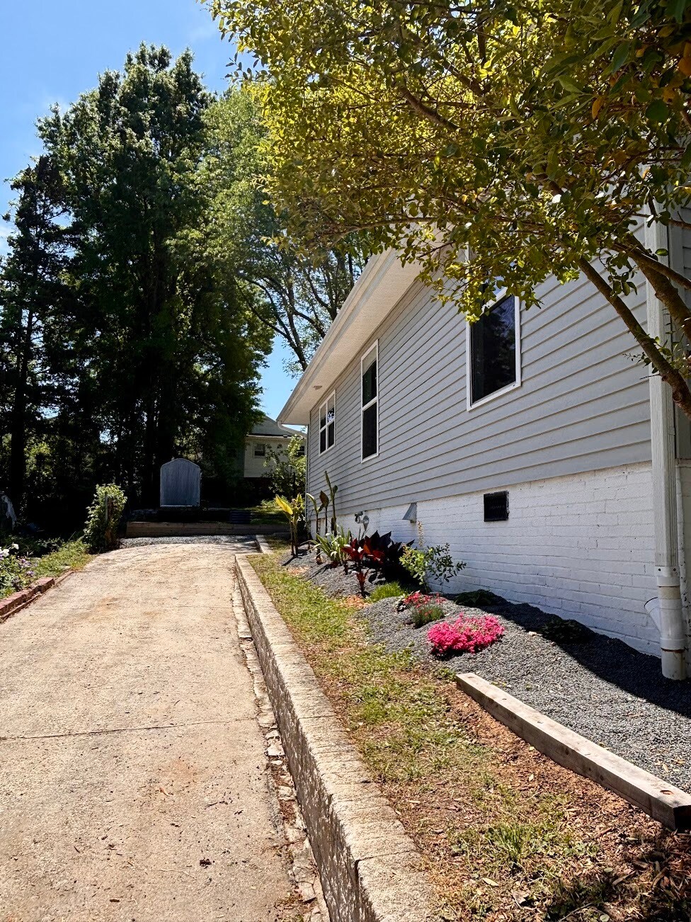 Building Photo - 620 Massey Ave