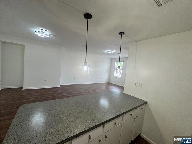 Building Photo - 225 Halladay St