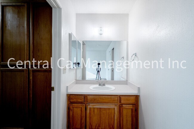 Building Photo - 8404 Laborough Dr