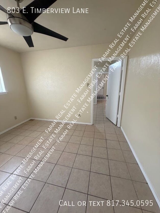 Building Photo - 803 E Timberview Ln