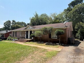 Building Photo - 3721 Driftwood Dr