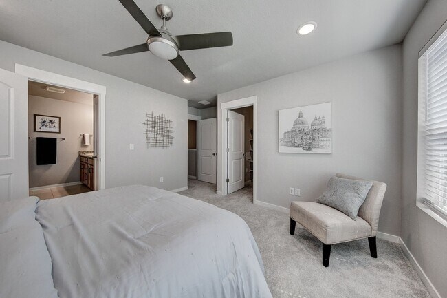 Building Photo - Gorgeous New Build 3 Bed 2 1/2 Bath in Tim...