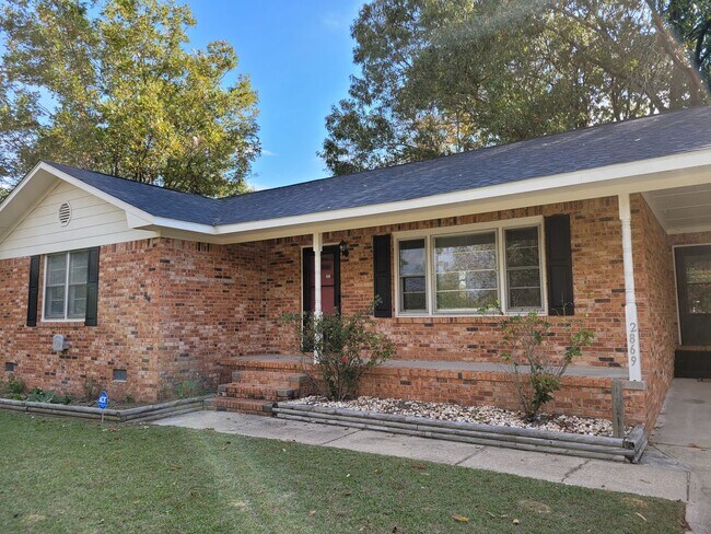 Building Photo - Minutes from Shaw AFB!