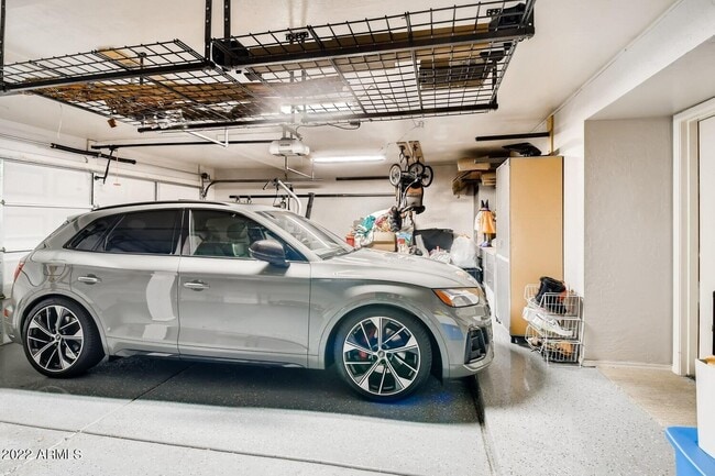 Building Photo - 689 S Dodge St