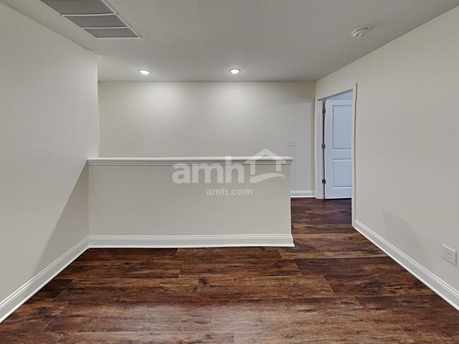 Building Photo - 8615 Belfort St