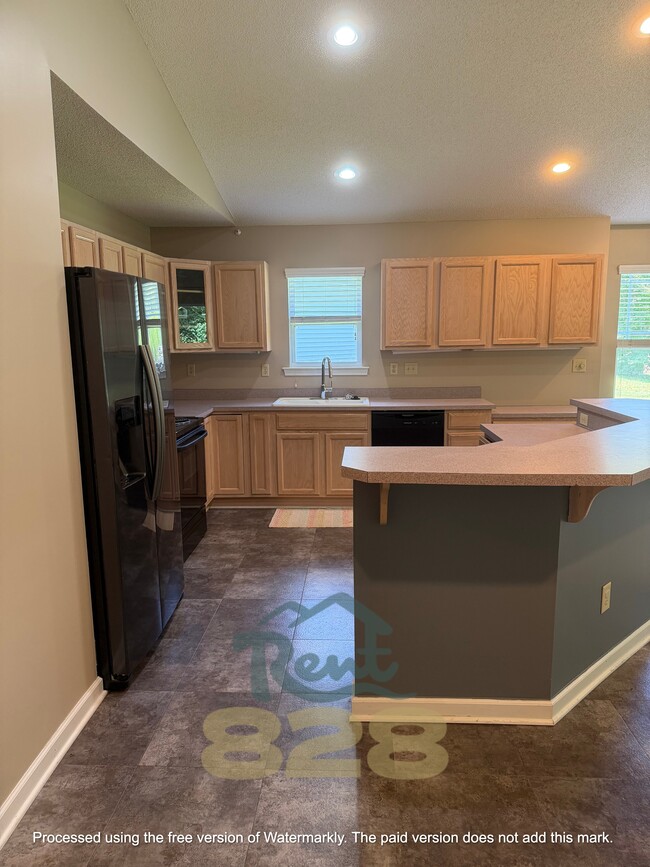 Building Photo - 37 Sunview Cir