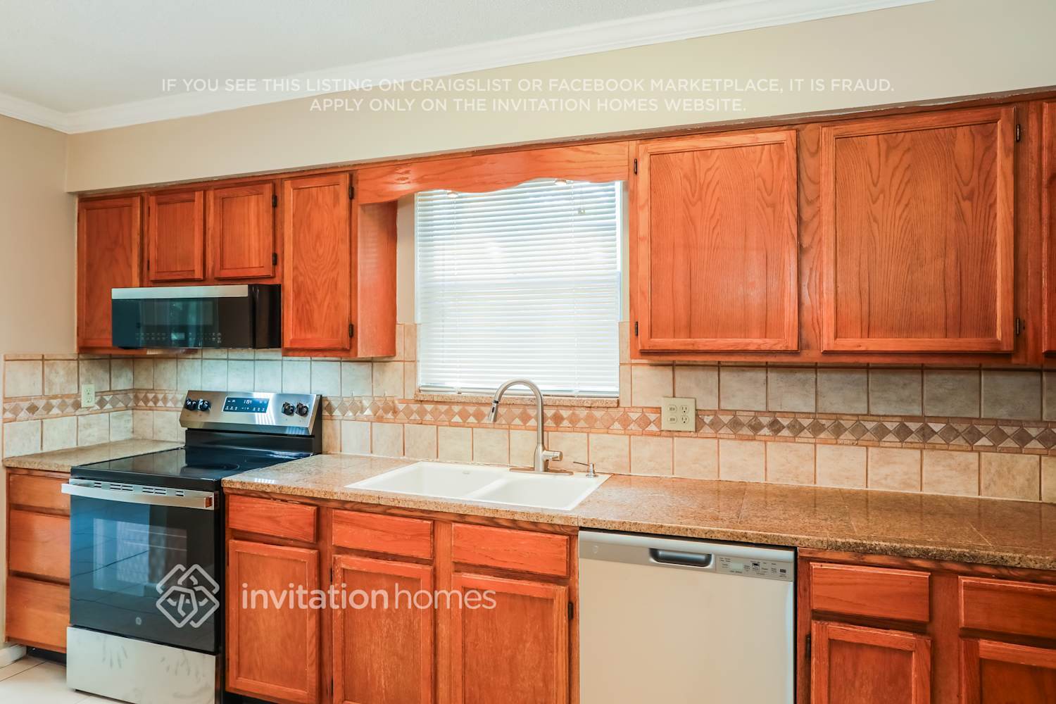 Building Photo - 7362 Boysenberry Ln N
