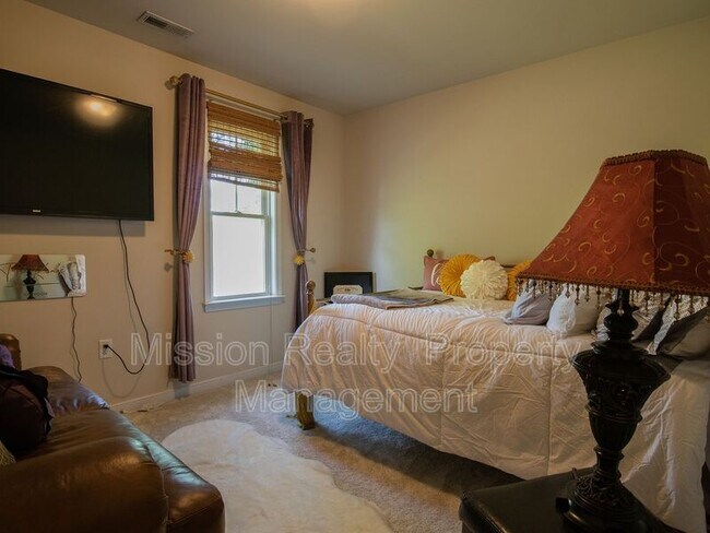 Building Photo - 11412 Parrish Creek Ln