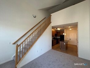 Building Photo - 10 Norden Pl