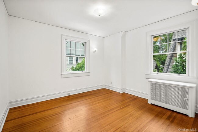 Building Photo - 21 Forest Park Ave