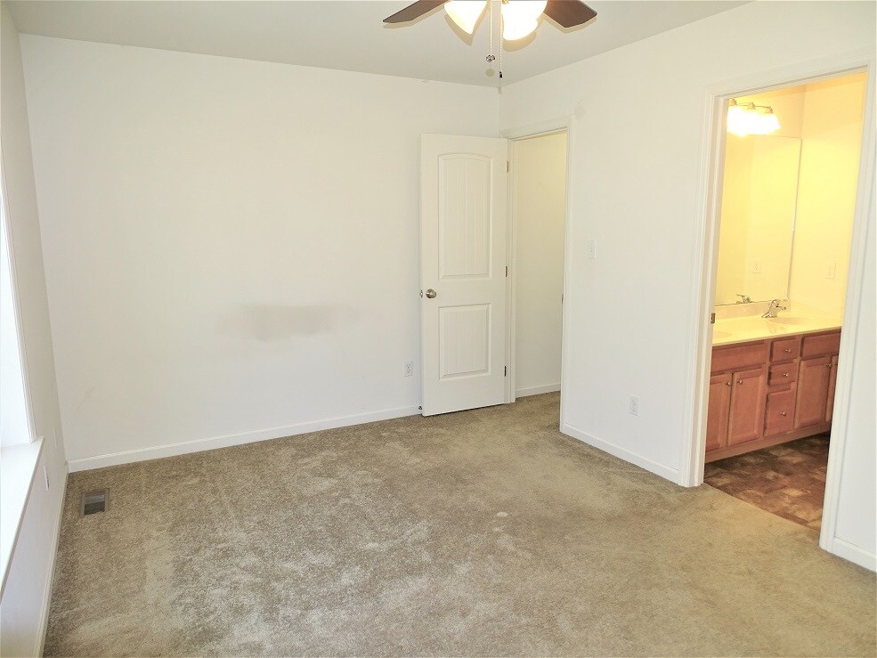 Building Photo - 126 Wheatstone Ln