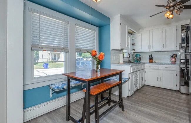 Building Photo - 52 Dickey St