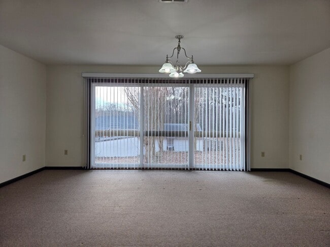 Building Photo - Quiet country rancher on large, secluded lot right at Route 1 and 288