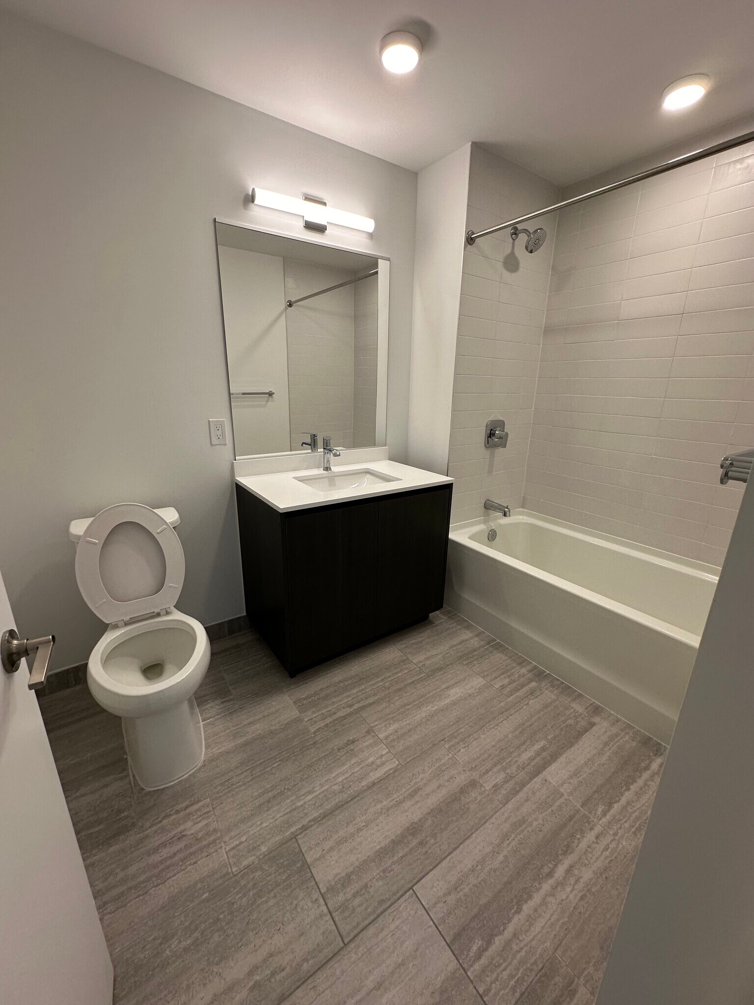 Building Photo - 221 NE 19th St