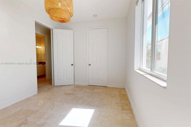 Building Photo - 3180 New York St