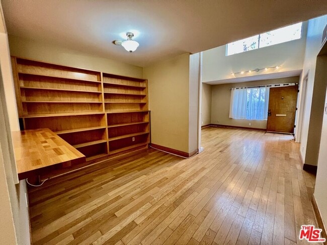 Building Photo - 4805 Maytime Ln