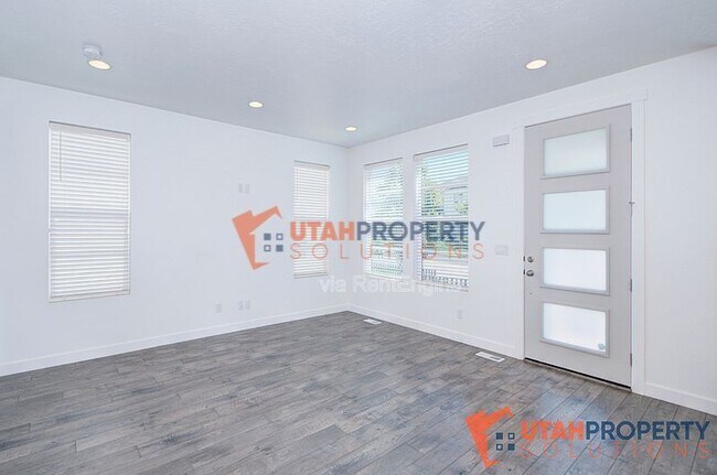 Building Photo - 3069 N 300 W