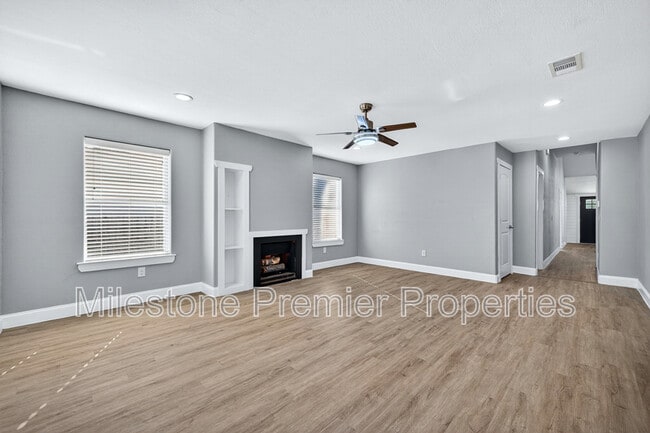 Building Photo - 1803 W Hull St