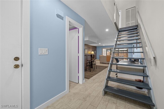 Building Photo - 833 Meadowland Dr
