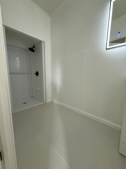 Building Photo - 5213 Belle Terre Rd
