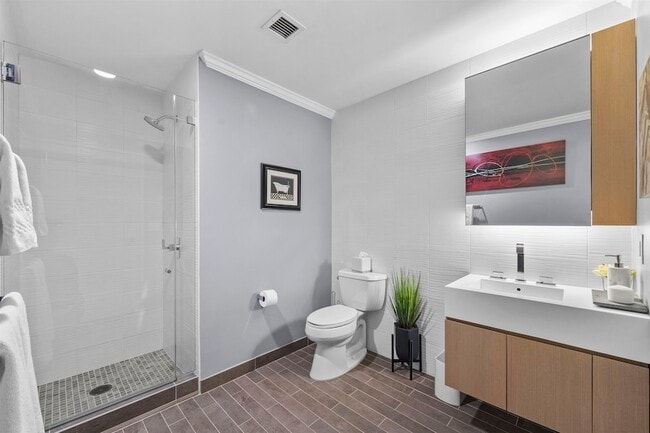 Building Photo - 77 Hudson St