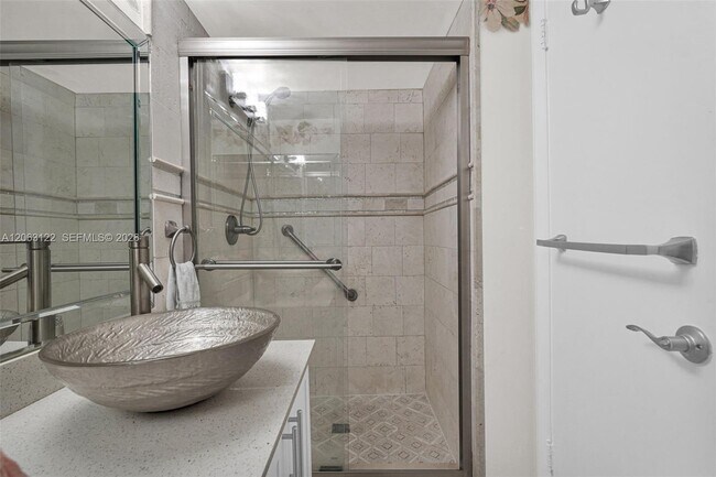 Building Photo - 7142 Golf Colony Ct